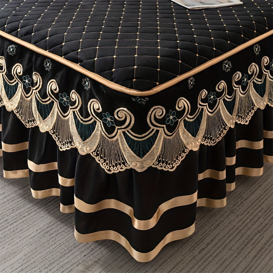 3pcs Bed Skirt Solid Color Quilted Thickened, Lace Trimmed Includes [1pc Bed Skirt And 2pcs Pillowcases], No Pillow Inserts, Multi-Layer Lace, Fashionable And Aesthetic, Mattress Cover Protector Easy to Remove