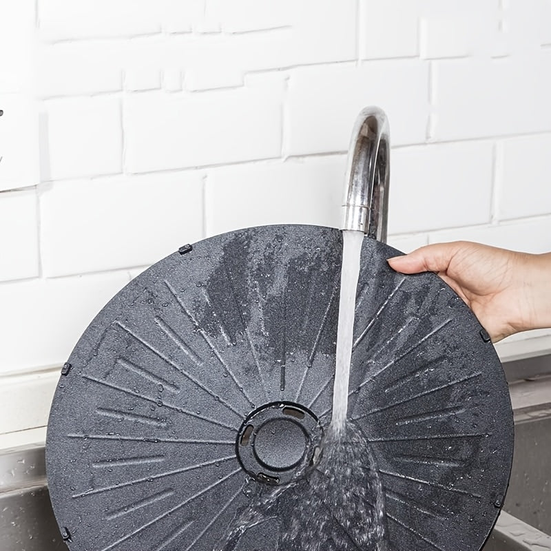 A Rotating Barbecue Griddle Featuring a Spacious Non-Stick Cooking Area, Designed to Be Smokeless for Healthier Grilling. It Includes a Removable Drip Tray for Easy Cleaning, Making It Ideal for Both Indoor And Outdoor Barbecues